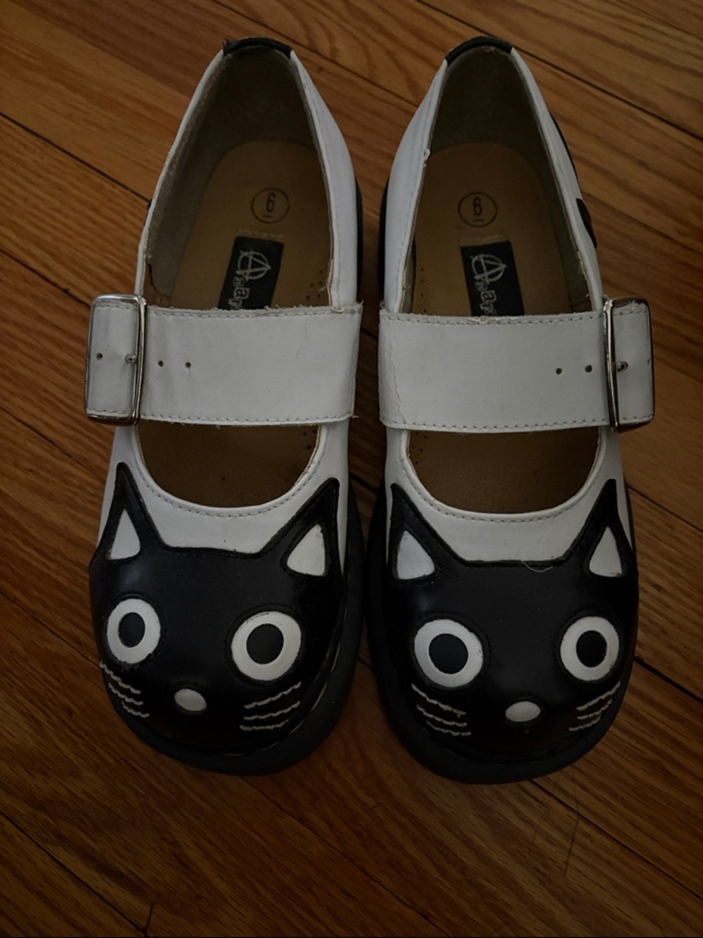 Atarchic White and Black Cat Mary Jane Shoes Goth, Emo, Punk SZ 6